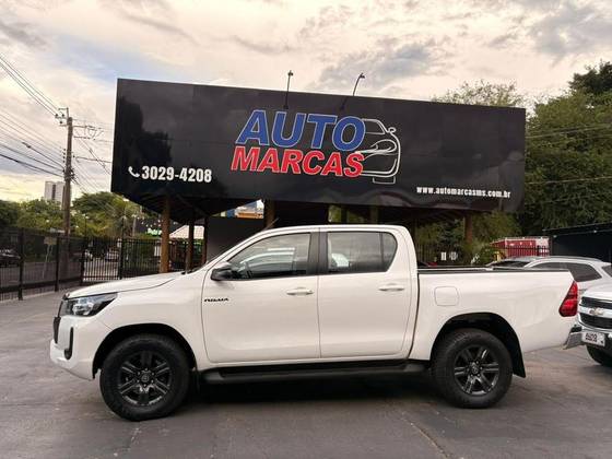 TOYOTA HILUX 2.8 D-4D TURBO DIESEL CD SR 4X4 AUTOMÁTICO TOYOTA HILUX 2.8 D-4D TURBO DIESEL CD SR 4X4 AUTOMÁTICO
